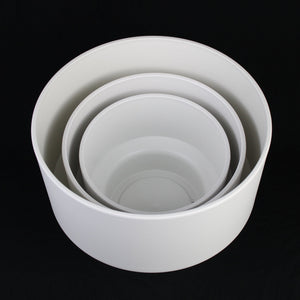 3-Piece White Plastic Planter Pot Set – Modern Pedestal Base